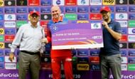 Ben Dunk receiving an award (Image Courtesy: X/Dubai Capitals)